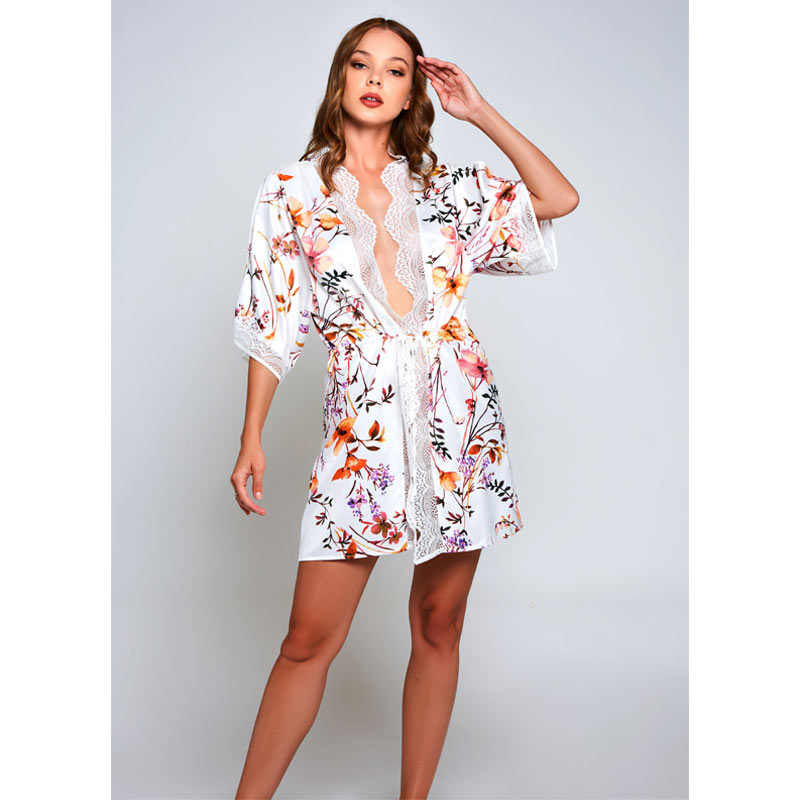 Lucia Robe